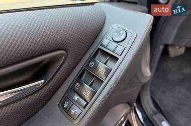 Хэтчбек Mercedes-Benz B-Class 2011 в 