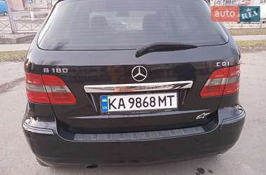 Хэтчбек Mercedes-Benz B-Class 2011 в 