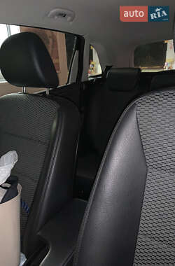 Хэтчбек Mercedes-Benz B-Class 2010 в 