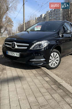 Хэтчбек Mercedes-Benz B-Class 2016 в 