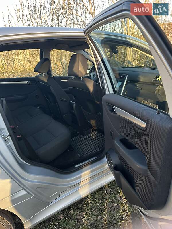 Хетчбек Mercedes-Benz B-Class 2011 в Вараші