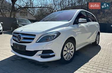 Хэтчбек Mercedes-Benz B-Class 2015 в 