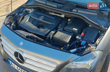 Хэтчбек Mercedes-Benz B-Class 2013 в 
