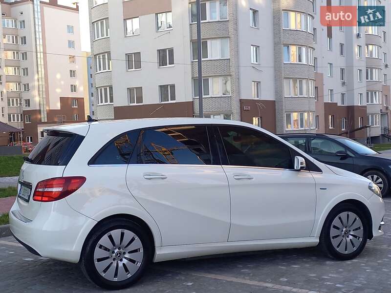 Хэтчбек Mercedes-Benz B-Class 2017 в Виннице фото 6 Хэтчбек Mercedes-Benz B-Class 2017 в Виннице