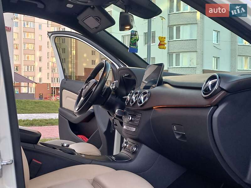 Хэтчбек Mercedes-Benz B-Class 2017 в Виннице фото 36 Хэтчбек Mercedes-Benz B-Class 2017 в Виннице