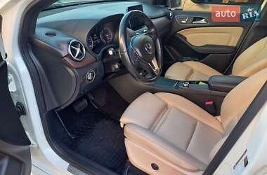 Хэтчбек Mercedes-Benz B-Class 2017 в 