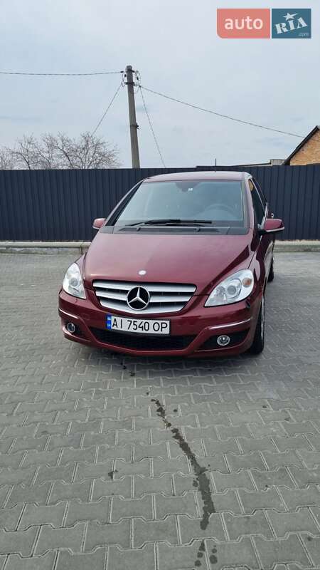 Хэтчбек Mercedes-Benz B-Class 2009 в 