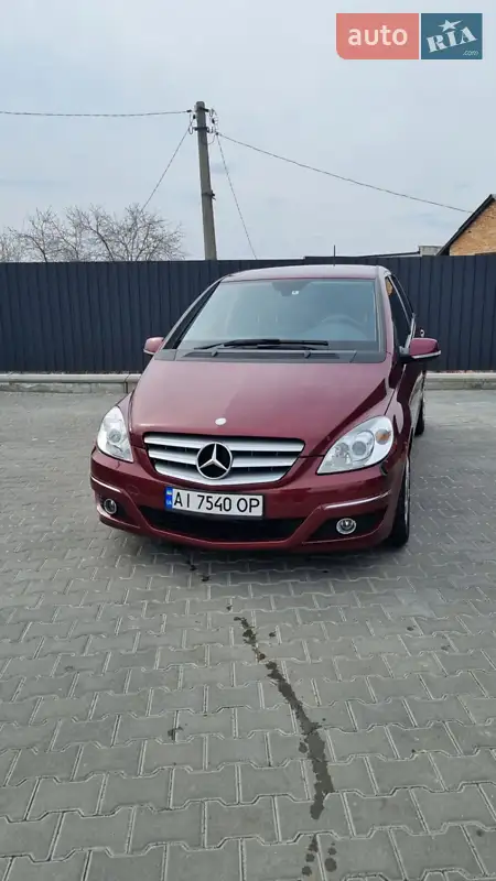 Хэтчбек Mercedes-Benz B-Class 2009 в 