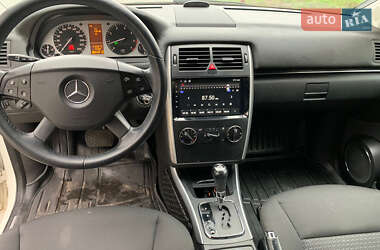 Хэтчбек Mercedes-Benz B-Class 2009 в 