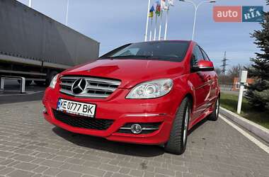 Хэтчбек Mercedes-Benz B-Class 2011 в 