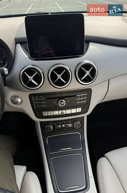 Хетчбек Mercedes-Benz B-Class 2016 в 