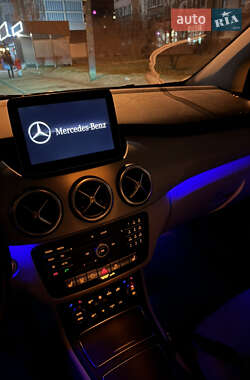 Хетчбек Mercedes-Benz B-Class 2016 в 
