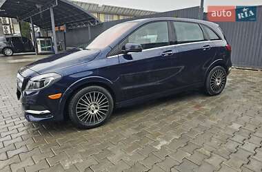 Хэтчбек Mercedes-Benz B-Class 2016 в 