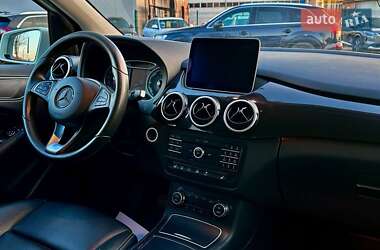 Хэтчбек Mercedes-Benz B-Class 2016 в 