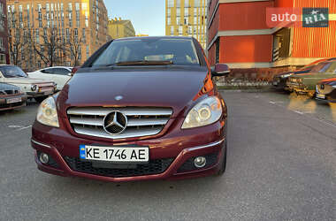 Хэтчбек Mercedes-Benz B-Class 2010 в 