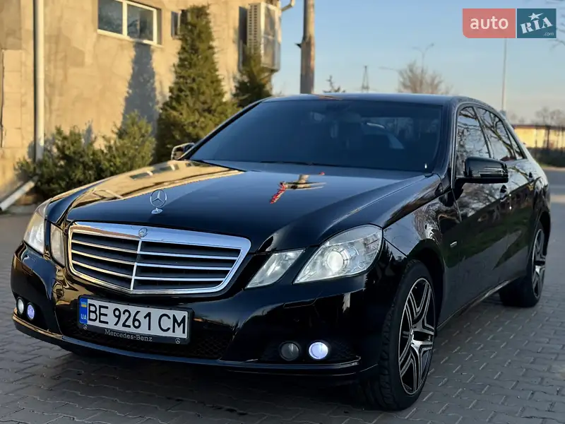 Хэтчбек Mercedes-Benz B-Class 2011 в 
