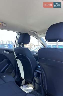 Хэтчбек Mercedes-Benz B-Class 2012 в 
