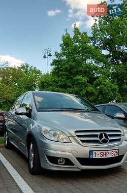 Хэтчбек Mercedes-Benz B-Class 2009 в 