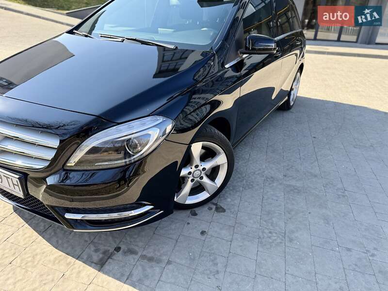 Хетчбек Mercedes-Benz B-Class 2014 в Новояворівську