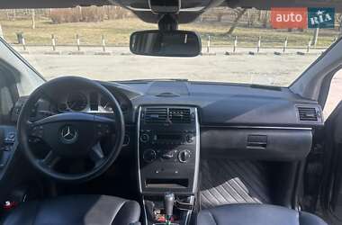Хэтчбек Mercedes-Benz B-Class 2009 в 
