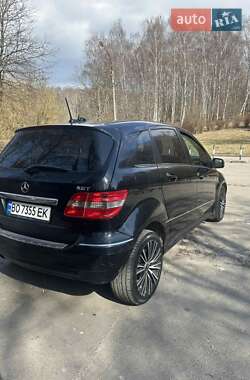Хэтчбек Mercedes-Benz B-Class 2009 в 