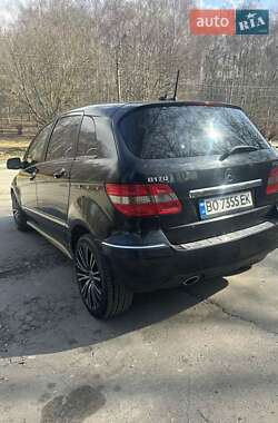 Хэтчбек Mercedes-Benz B-Class 2009 в 