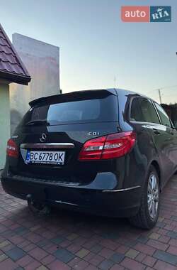 Хэтчбек Mercedes-Benz B-Class 2013 в 