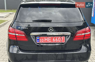 Хэтчбек Mercedes-Benz B-Class 2016 в 