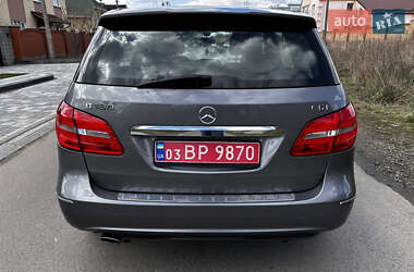 Хэтчбек Mercedes-Benz B-Class 2012 в 