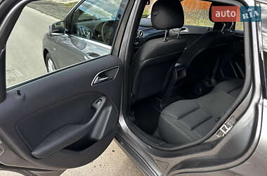 Хэтчбек Mercedes-Benz B-Class 2012 в 
