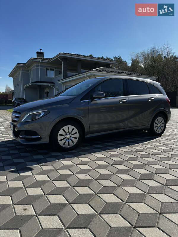Хэтчбек Mercedes-Benz B-Class 2016 в Киеве
