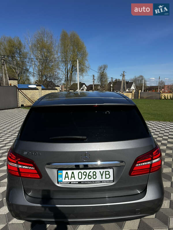Хэтчбек Mercedes-Benz B-Class 2016 в Киеве