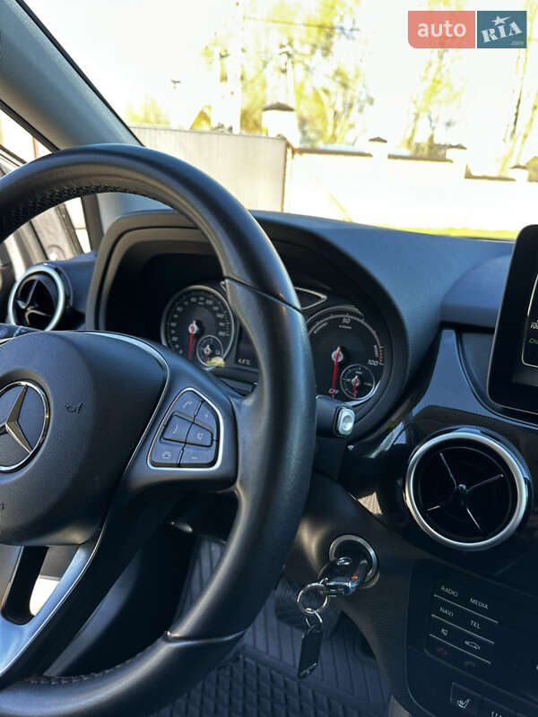 Хэтчбек Mercedes-Benz B-Class 2016 в Киеве