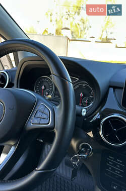 Хэтчбек Mercedes-Benz B-Class 2016 в 