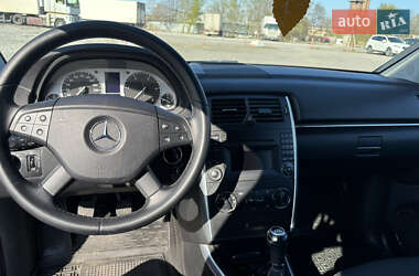 Хетчбек Mercedes-Benz B-Class 2009 в 