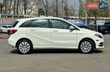 Хетчбек Mercedes-Benz B-Class 2015 в 