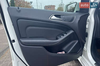Хэтчбек Mercedes-Benz B-Class 2016 в 