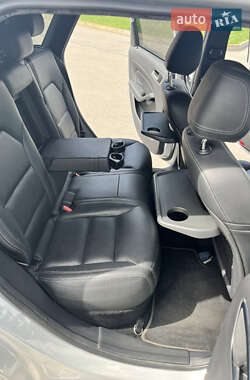 Хэтчбек Mercedes-Benz B-Class 2015 в 