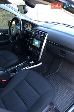 Хэтчбек Mercedes-Benz B-Class 2010 в 
