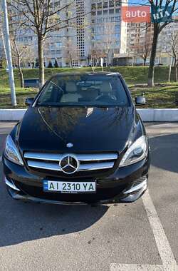 Хэтчбек Mercedes-Benz B-Class 2017 в 