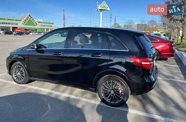 Хэтчбек Mercedes-Benz B-Class 2017 в 