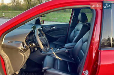 Хетчбек Mercedes-Benz B-Class 2016 в 