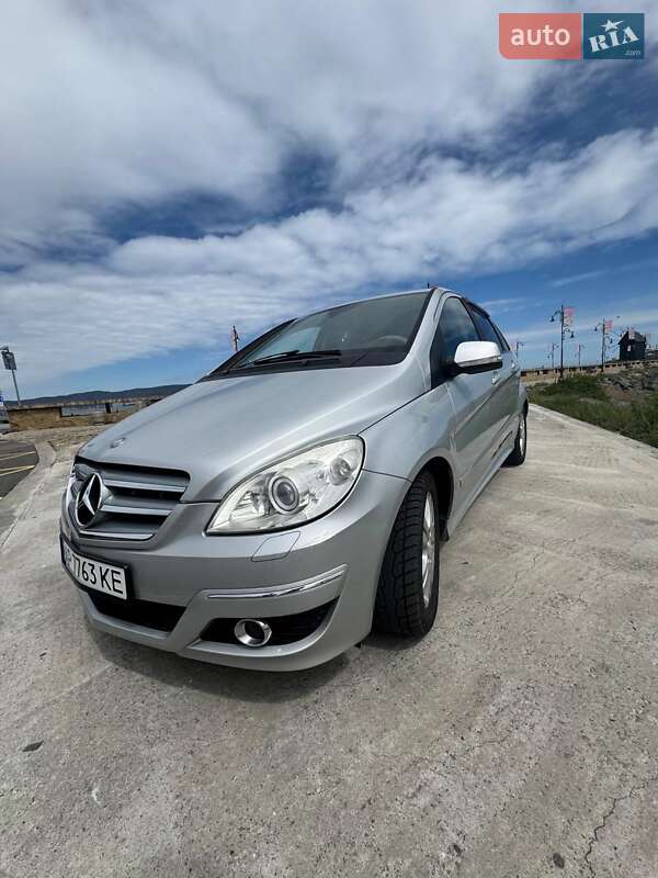 Хэтчбек Mercedes-Benz B-Class 2010 в Запорожье