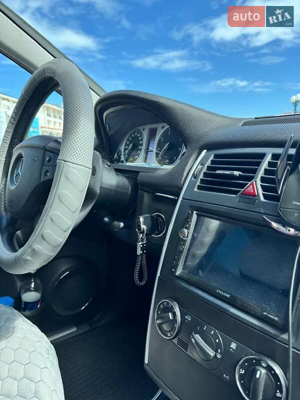 Хэтчбек Mercedes-Benz B-Class 2010 в Запорожье