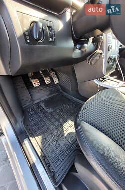 Хетчбек Mercedes-Benz B-Class 2010 в 
