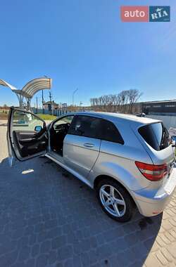 Хетчбек Mercedes-Benz B-Class 2010 в 