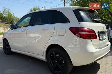Хэтчбек Mercedes-Benz B-Class 2015 в 