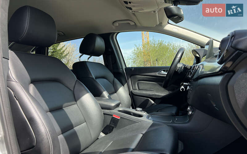 Хэтчбек Mercedes-Benz B-Class 2016 в Львове