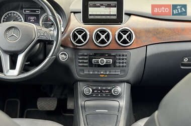 Хэтчбек Mercedes-Benz B-Class 2014 в 