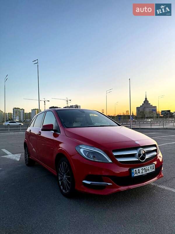 Хэтчбек Mercedes-Benz B-Class 2016 в Киеве